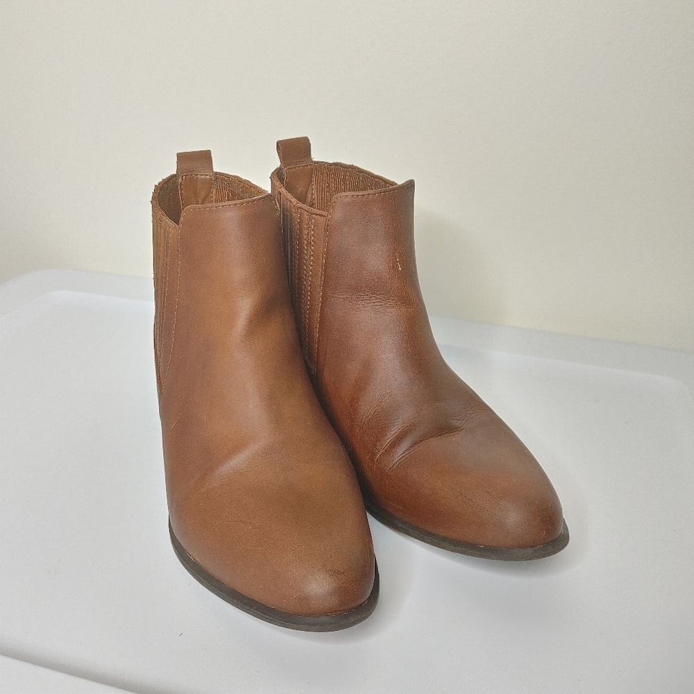 Steve Madden Navarro Brown Leather Booties